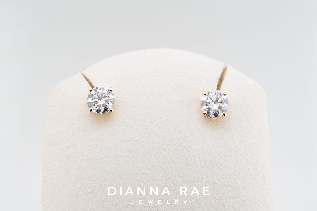 1.42 Carat Total Weight Yellow Gold Natural Diamond Studs