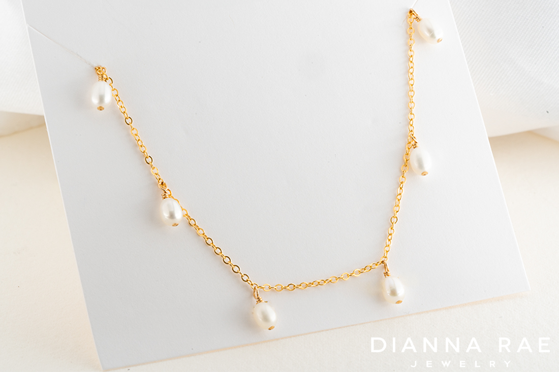 Dangling Pearl Necklace